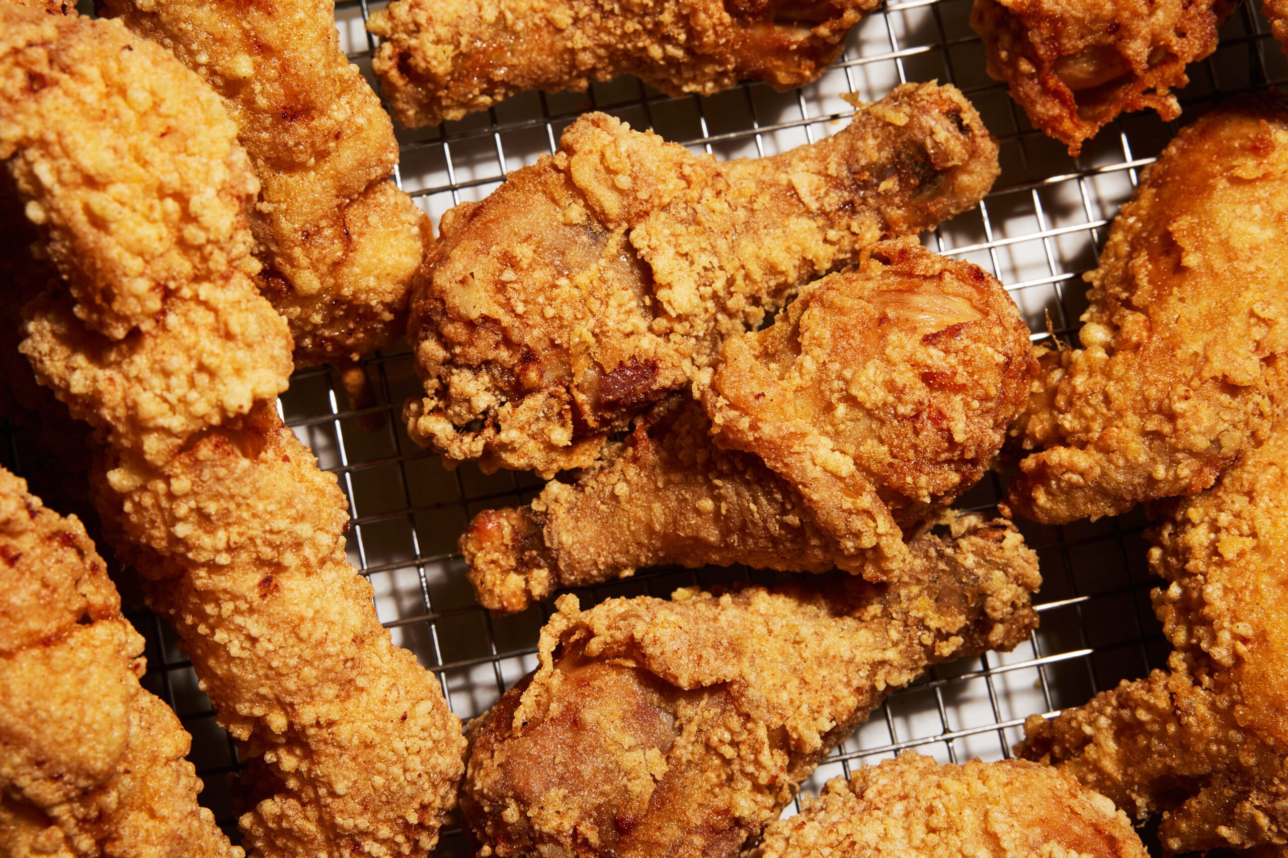 a close up picture of fried chicken